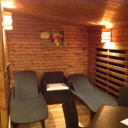 Roubenka Veverka Rudnik